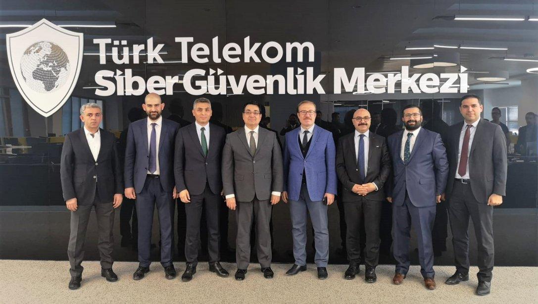 YEĞİTEK Genel Müdürü Anıl YILMAZ, Türk Telekom Siber Güvenlik Merkezini ziyaret etti