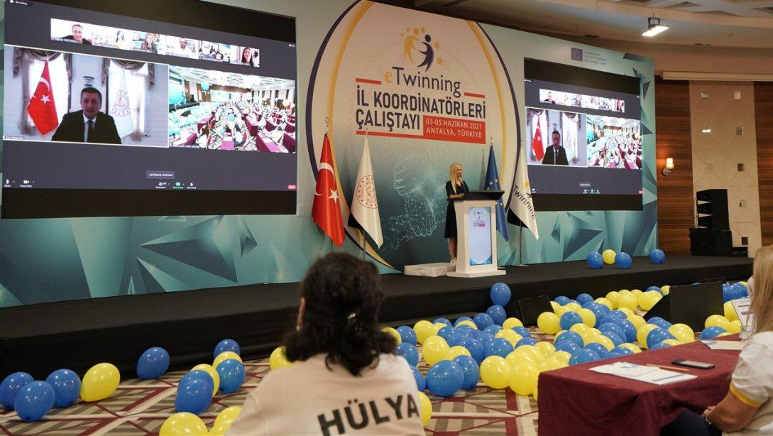 eTwinning İl Koordinatörleri Çalıştayı Bakan Selçuk'un katılımlarıyla Antalya'da gerçekleştirildi.